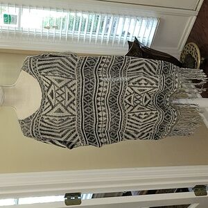 EIGHT EIGHT EIGHT charcoal heather sleeveless poncho sweater fringe hem M New …